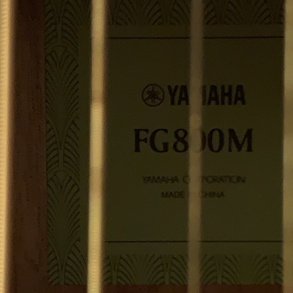 Used YAMAHA Guitar! Used for only once! - Picture 2 of 4